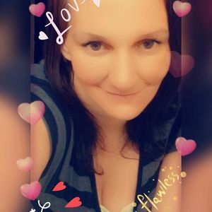 Meet your Posher, Laura elaine